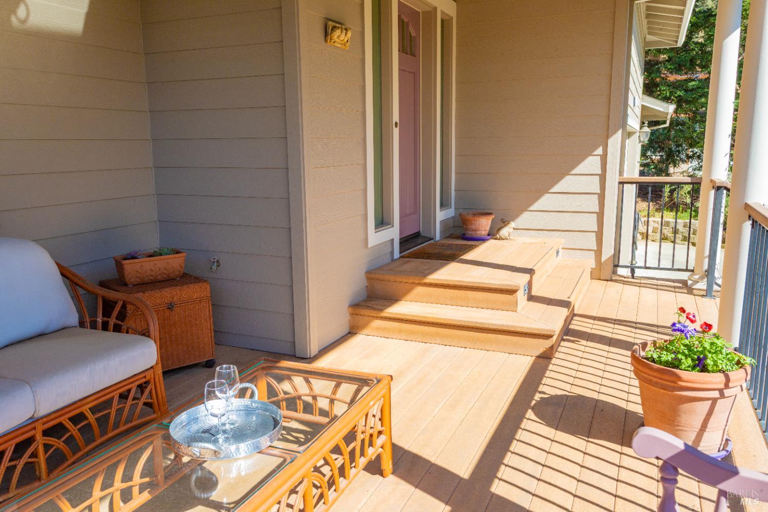 Detail Gallery Image 6 of 48 For 230 Clear Ridge Drive Dr, Healdsburg,  CA 95448 - 3 Beds | 2/1 Baths