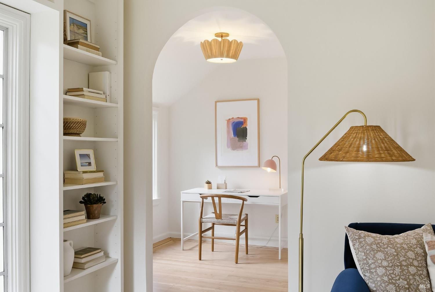 Detail Gallery Image 7 of 42 For 26 Hawthorne Ave, San Anselmo,  CA 94960 - 2 Beds | 2 Baths