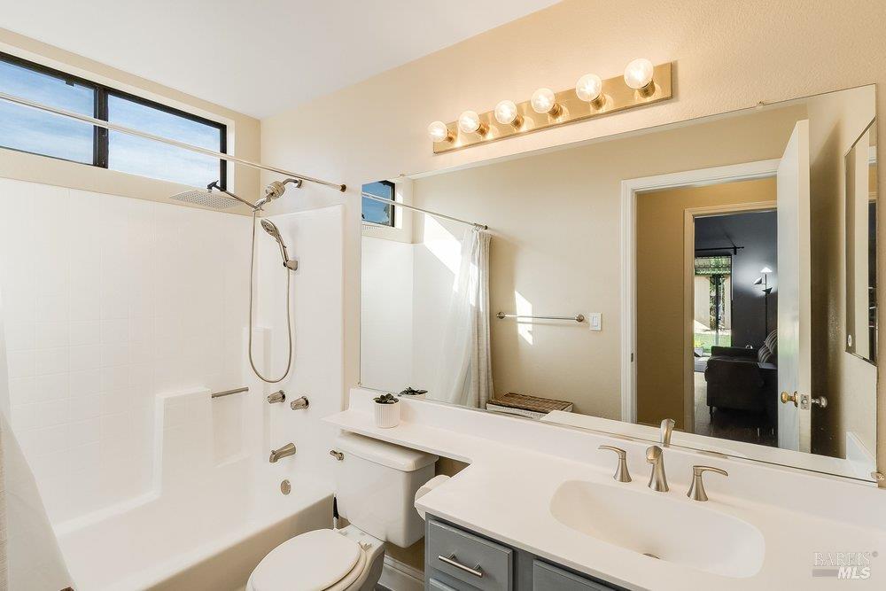 Detail Gallery Image 45 of 88 For 821 Saddle Horn Trl, Vacaville,  CA 95687 - 3 Beds | 3 Baths