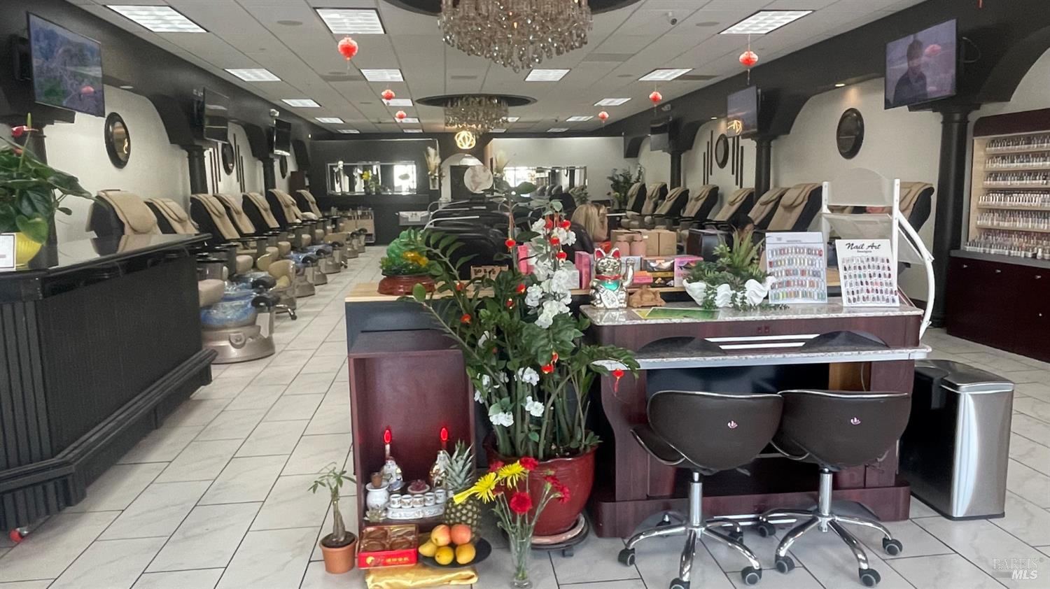 Detail Gallery Image 4 of 25 For 449 Center St, Healdsburg,  CA 95448 - – Beds | – Baths