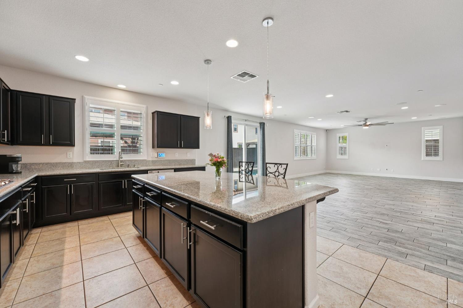 Detail Gallery Image 12 of 61 For 5291 Finkas Ln, Fairfield,  CA 94533 - 4 Beds | 3 Baths