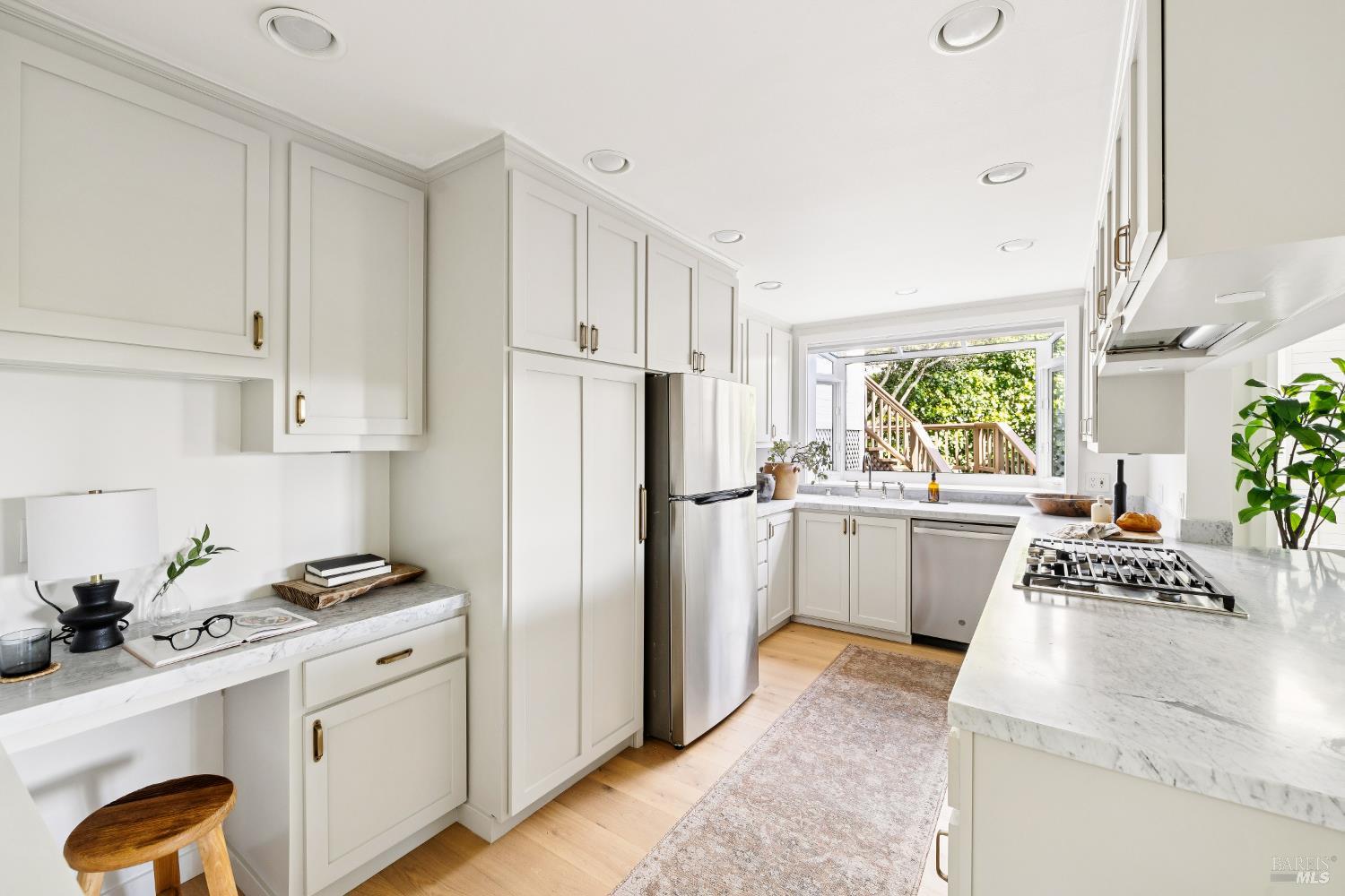 Detail Gallery Image 14 of 49 For 151 Tamalpais Ave, Mill Valley,  CA 94941 - 4 Beds | 3 Baths