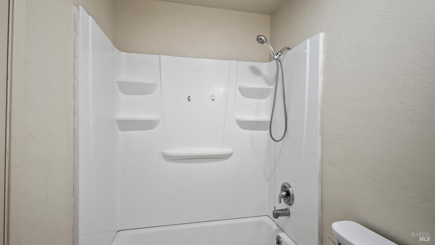 Detail Gallery Image 13 of 20 For 2660 Coffey Ln, Santa Rosa,  CA 95403 - 2 Beds | 1 Baths