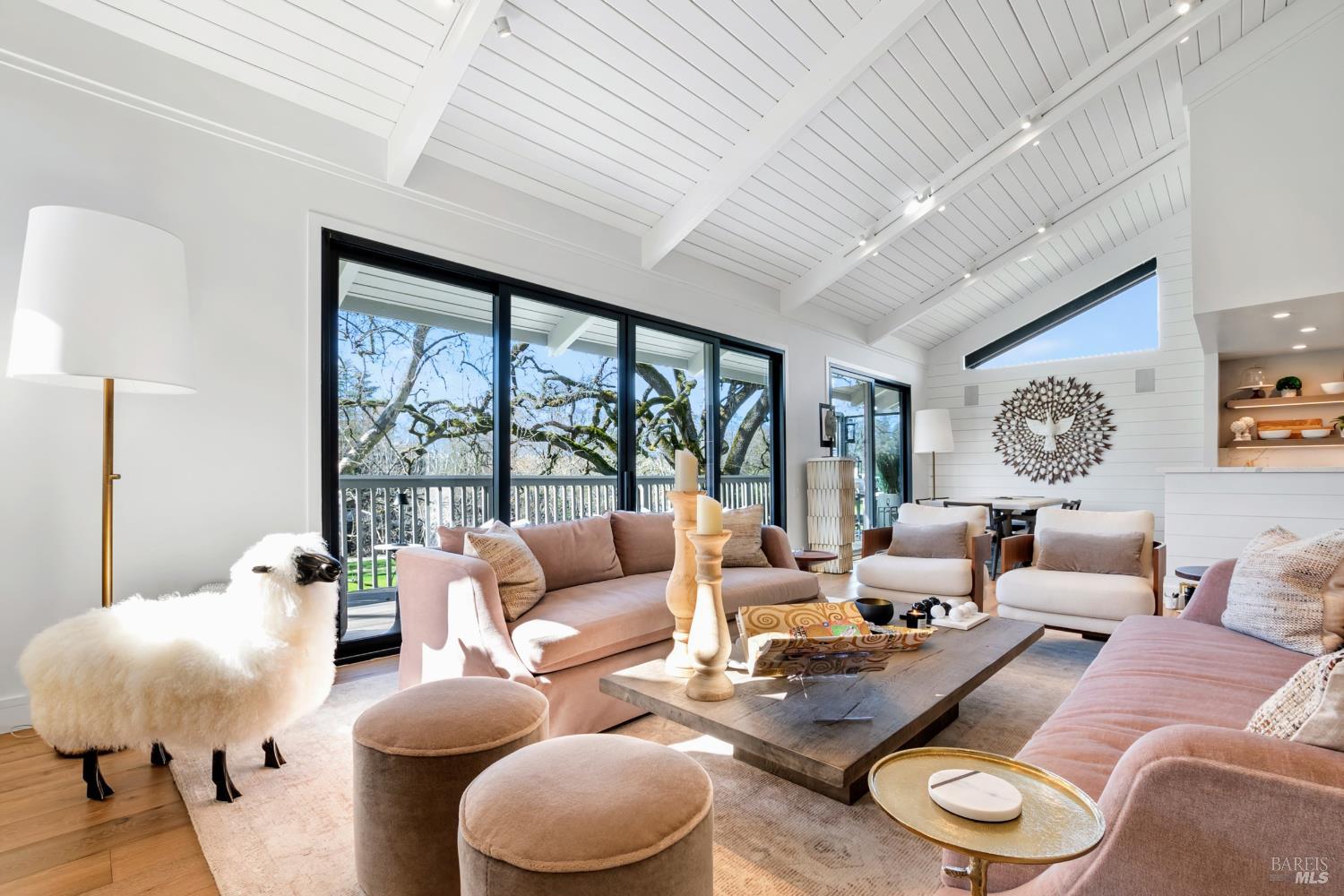 Detail Gallery Image 8 of 64 For 350 Deer Hollow Dr, Napa,  CA 94558 - 4 Beds | 4 Baths