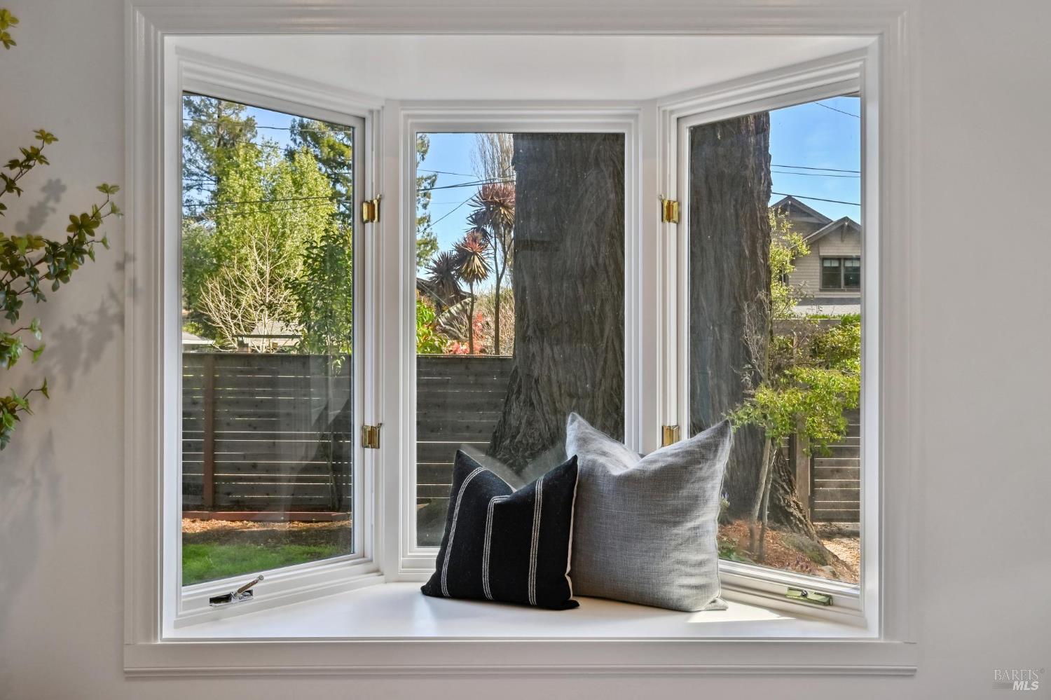 Detail Gallery Image 31 of 43 For 404 Spruce St, Mill Valley,  CA 94941 - 3 Beds | 2 Baths