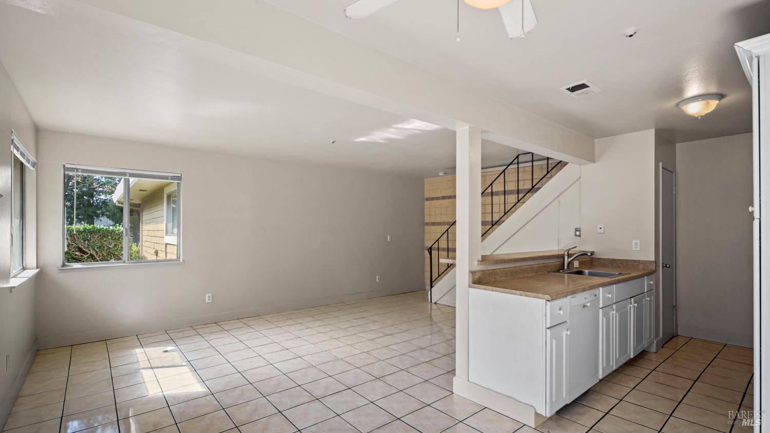 Detail Gallery Image 5 of 20 For 2660 Coffey Ln, Santa Rosa,  CA 95403 - 2 Beds | 1 Baths