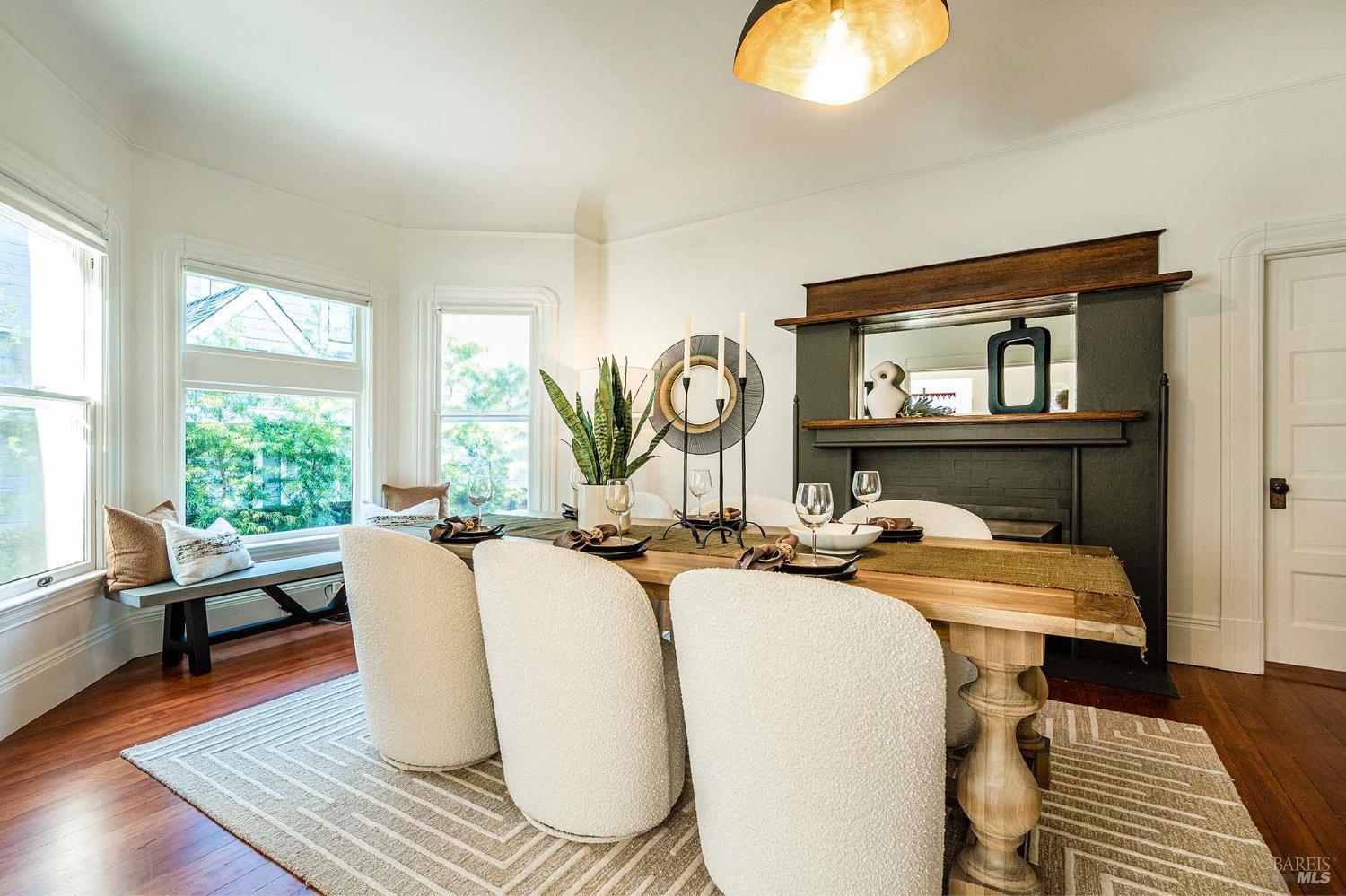 Detail Gallery Image 5 of 35 For 423 Matheson St, Healdsburg,  CA 95448 - 3 Beds | 2/2 Baths