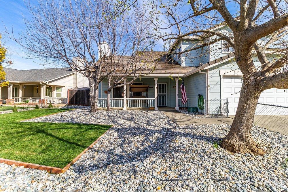 Detail Gallery Image 4 of 88 For 821 Saddle Horn Trl, Vacaville,  CA 95687 - 3 Beds | 3 Baths