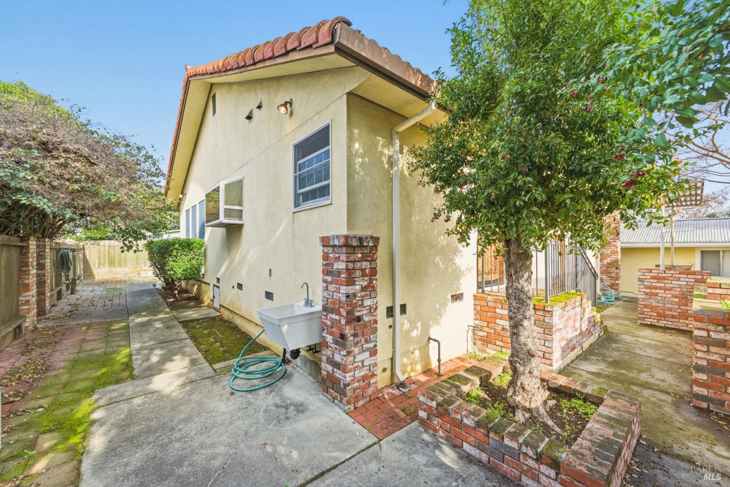 Detail Gallery Image 45 of 53 For 639 E 5th St, Benicia,  CA 94510 - 3 Beds | 2/1 Baths