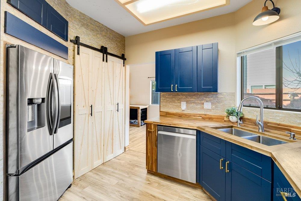 Detail Gallery Image 27 of 88 For 821 Saddle Horn Trl, Vacaville,  CA 95687 - 3 Beds | 3 Baths