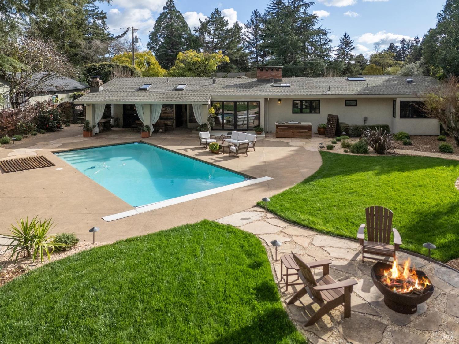 Detail Gallery Image 3 of 53 For 1222 Apple Tree Ct, Sonoma,  CA 95476 - 3 Beds | 3 Baths