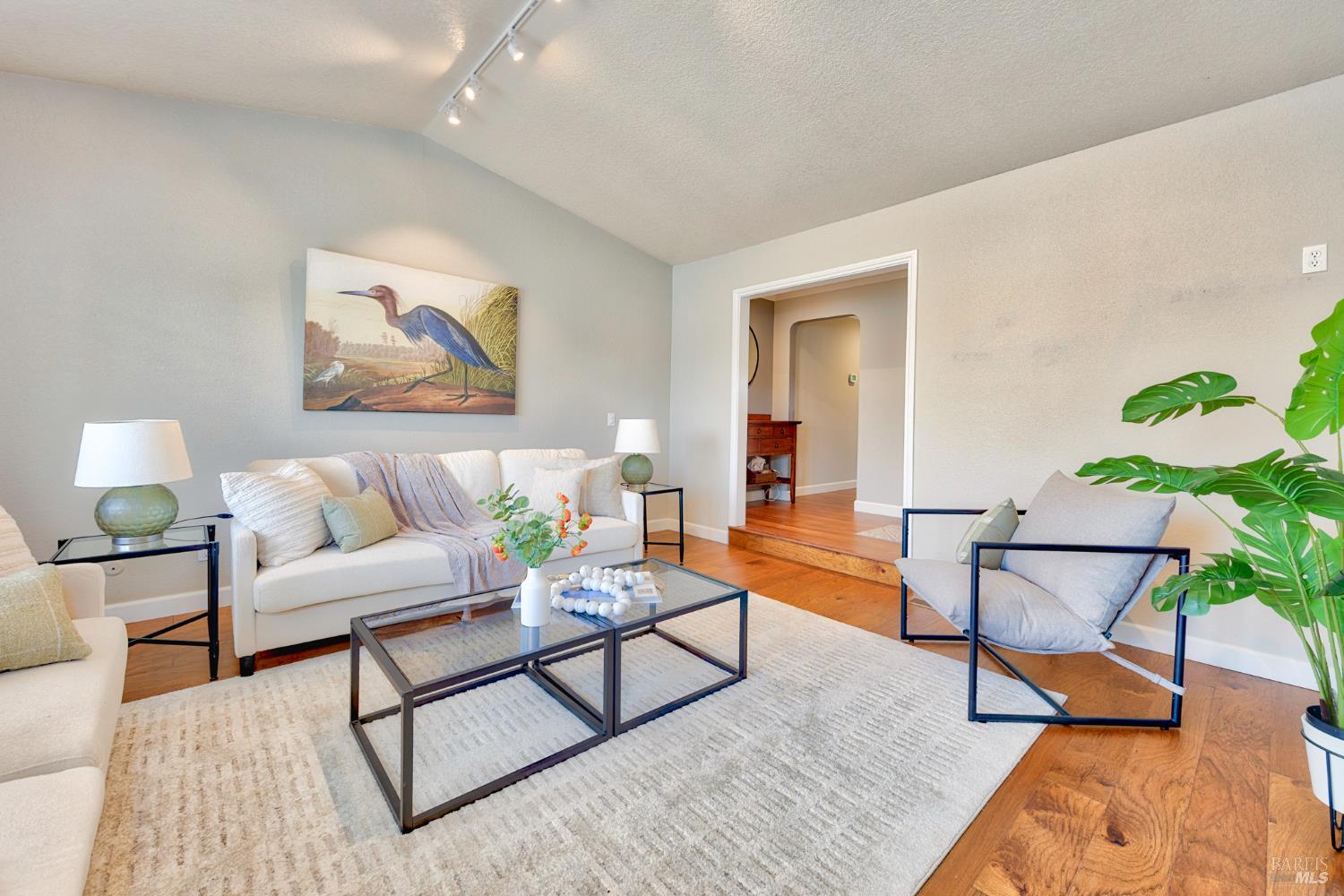 Detail Gallery Image 4 of 24 For 1168 Wieling Way, Petaluma,  CA 94954 - 4 Beds | 2/1 Baths