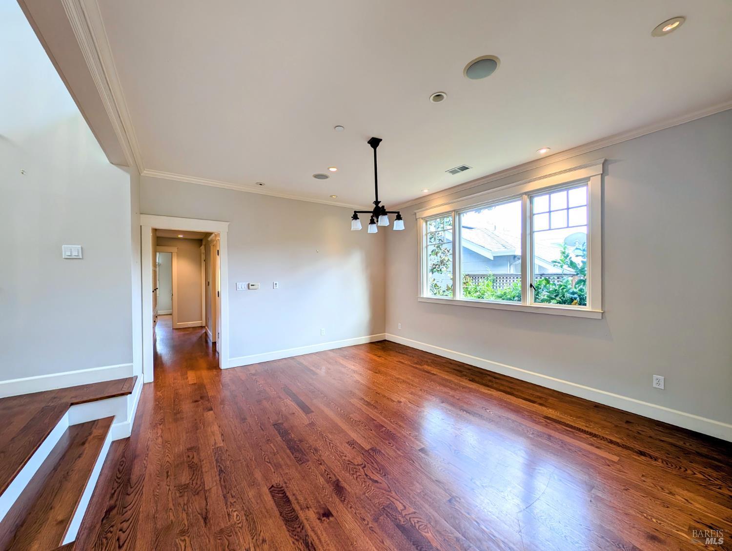 Detail Gallery Image 19 of 41 For 115 Sunnyside Ave, San Anselmo,  CA 94960 - 4 Beds | 3/1 Baths