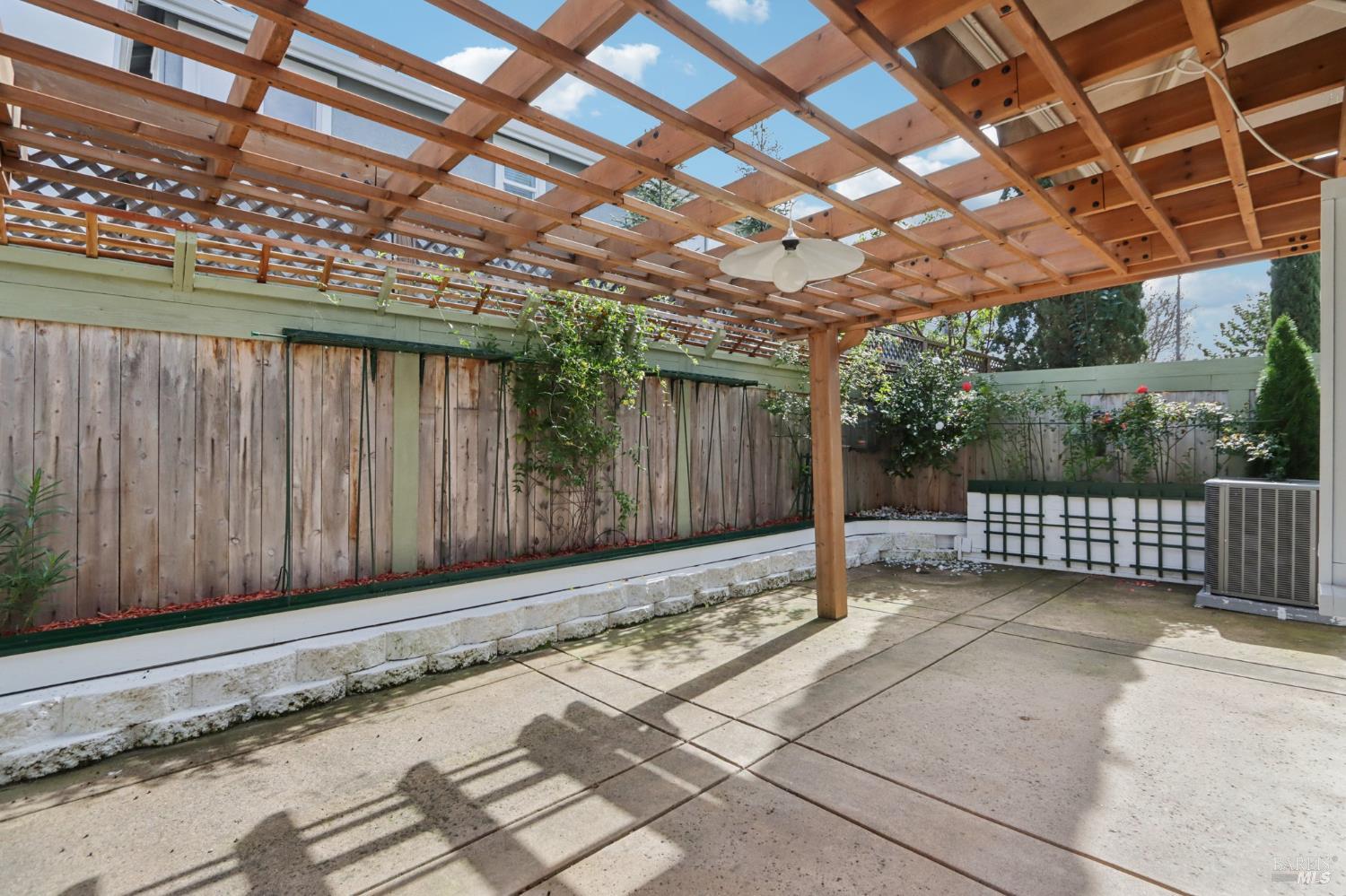 Detail Gallery Image 33 of 44 For 3287 Von Uhlit Ranch Rd, Napa,  CA 94558 - 3 Beds | 2/1 Baths