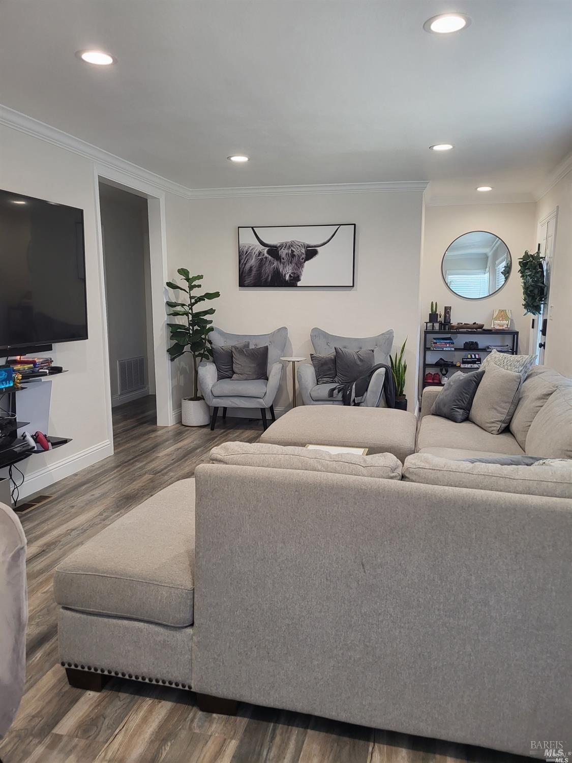 Detail Gallery Image 5 of 12 For 120 Laguna St, Vallejo,  CA 94591 - 3 Beds | 1 Baths