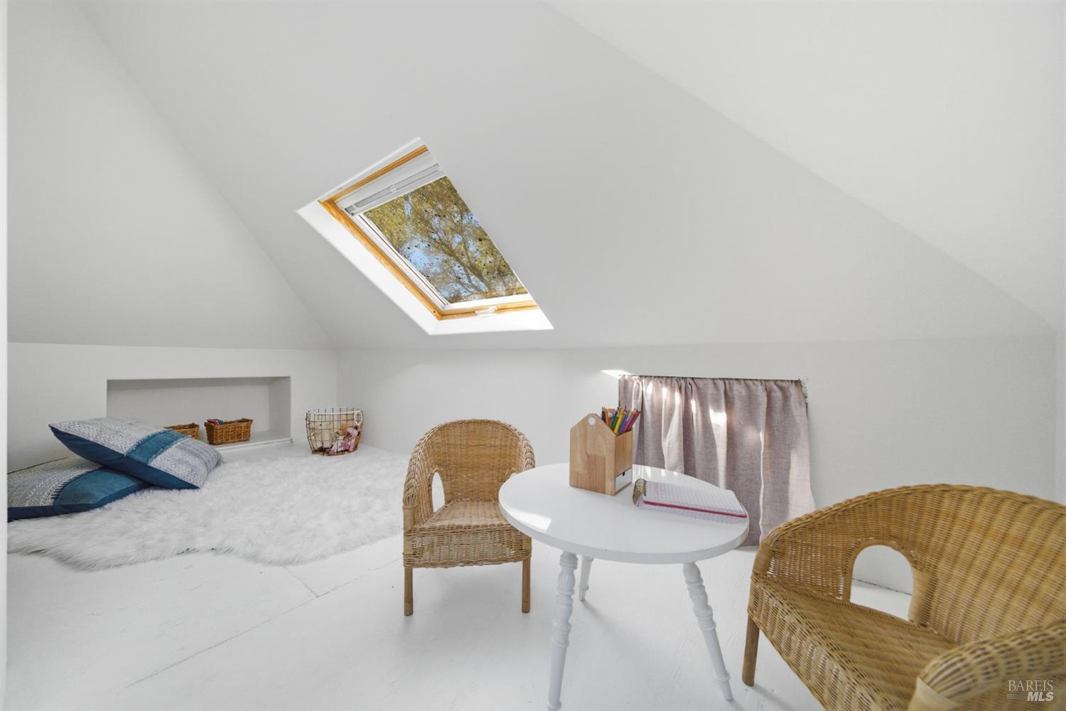 Detail Gallery Image 20 of 42 For 26 Hawthorne Ave, San Anselmo,  CA 94960 - 2 Beds | 2 Baths