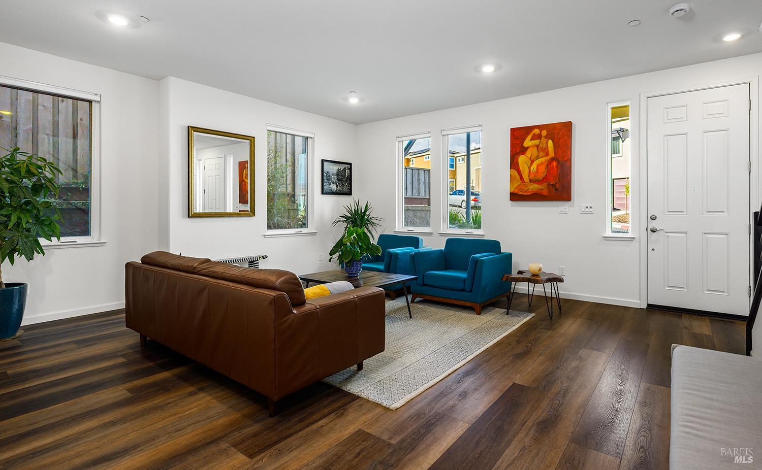 Detail Gallery Image 11 of 39 For 540 Sapphire St, Petaluma,  CA 94952 - 3 Beds | 2/1 Baths