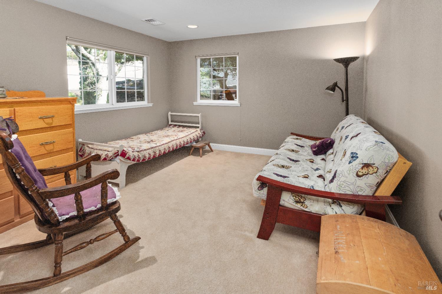 Detail Gallery Image 32 of 48 For 230 Clear Ridge Drive Dr, Healdsburg,  CA 95448 - 3 Beds | 2/1 Baths