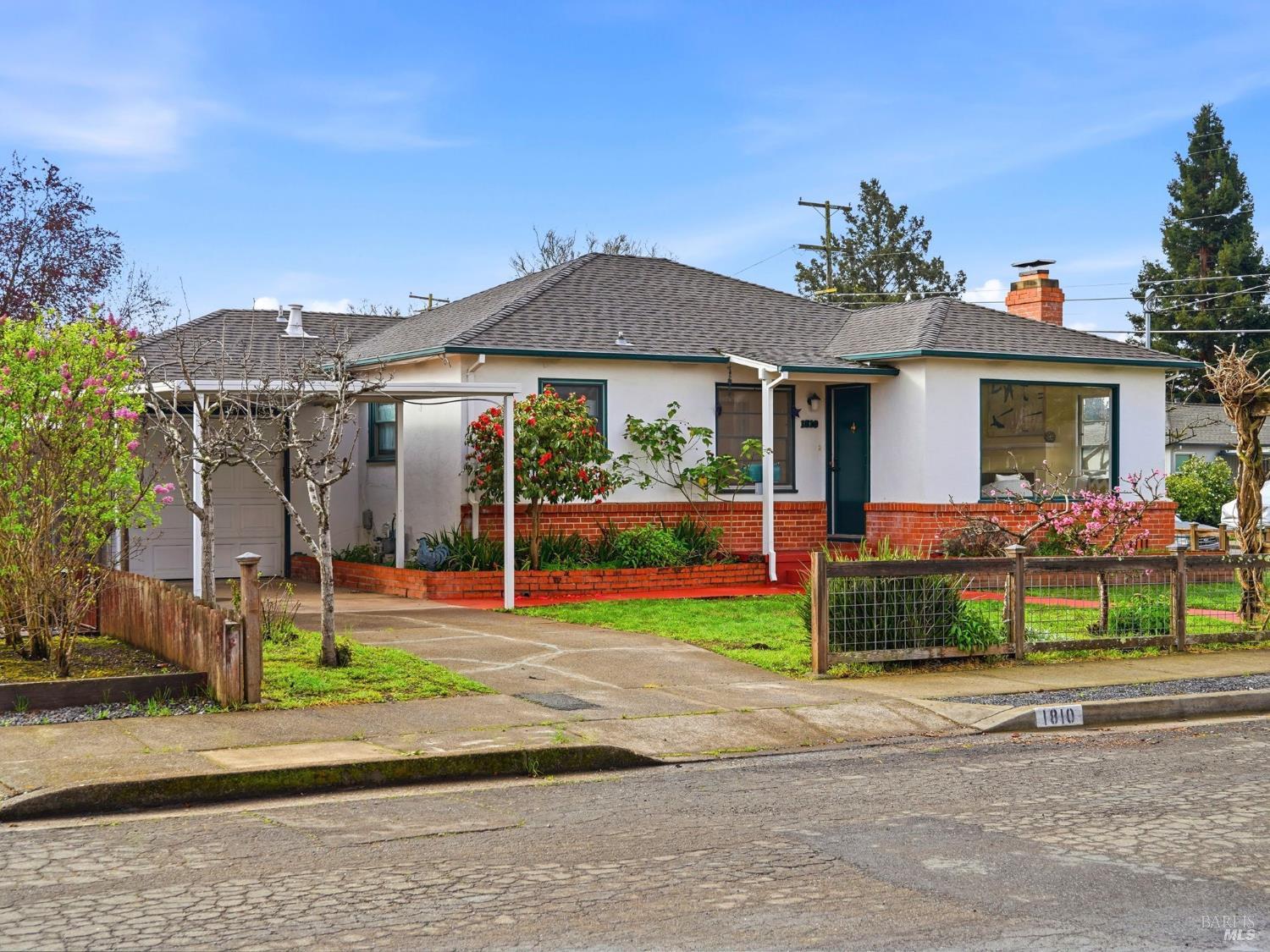 Detail Gallery Image 3 of 36 For 1810 Leonard Ave, Santa Rosa,  CA 95405 - 2 Beds | 1 Baths