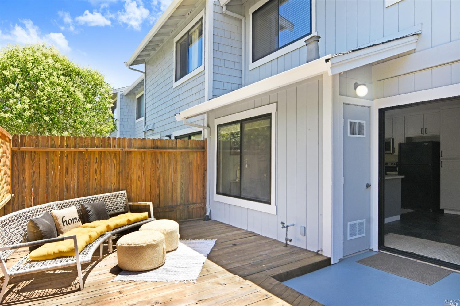 Detail Gallery Image 29 of 31 For 2016 Clearview Cir, Benicia,  CA 94510 - 3 Beds | 2/1 Baths