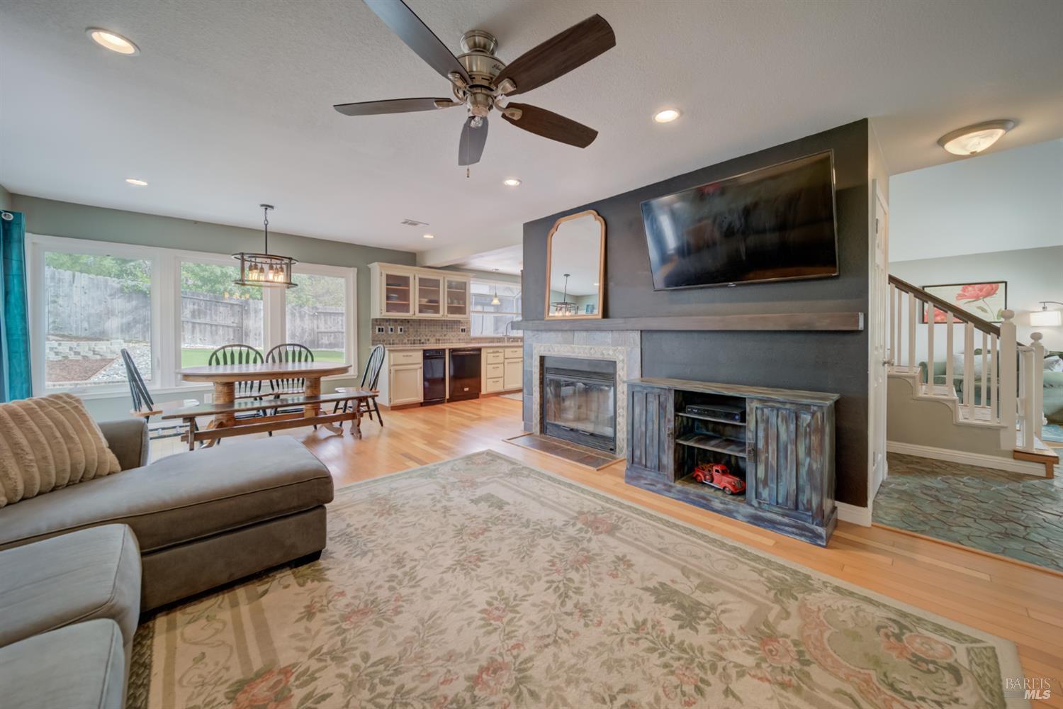 Detail Gallery Image 12 of 29 For 267 Sunridge Way, Vacaville,  CA 95688 - 4 Beds | 2/1 Baths