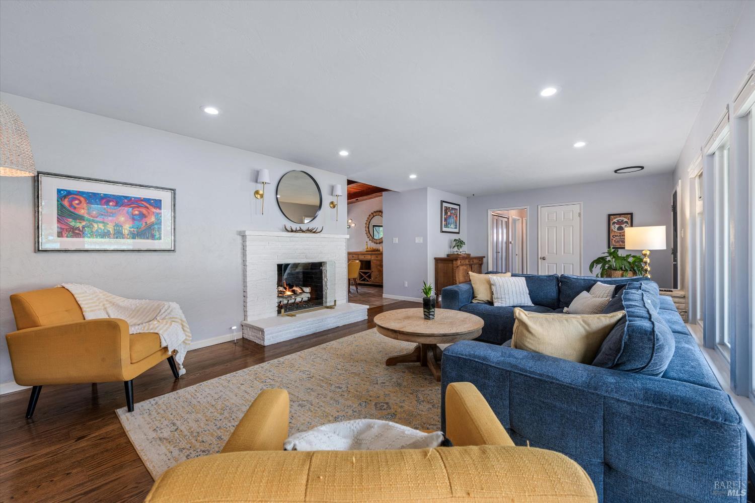 Detail Gallery Image 8 of 37 For 3990 Fairway Ave, Oakland,  CA 94605 - 2 Beds | 2 Baths