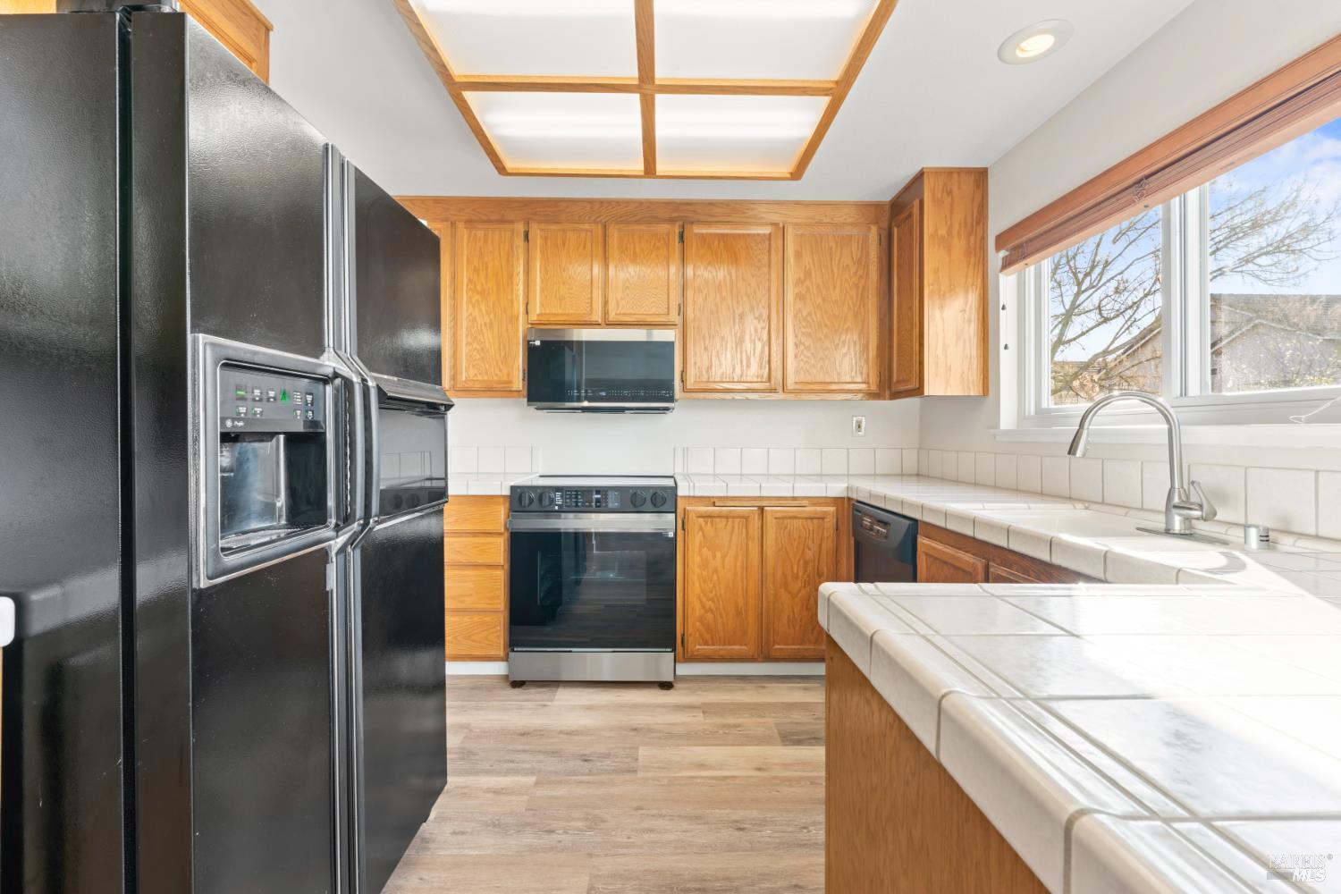 Detail Gallery Image 9 of 41 For 1175 Hickory Ave, Fairfield,  CA 94533 - 4 Beds | 3 Baths