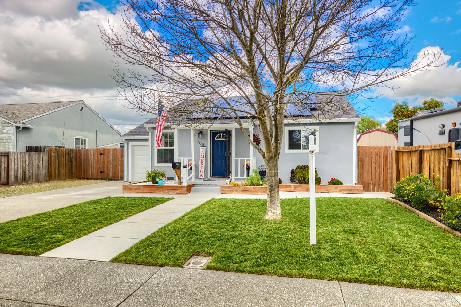 Detail Gallery Image 3 of 32 For 308 Buckeye St, Vacaville,  CA 95688 - 3 Beds | 1 Baths