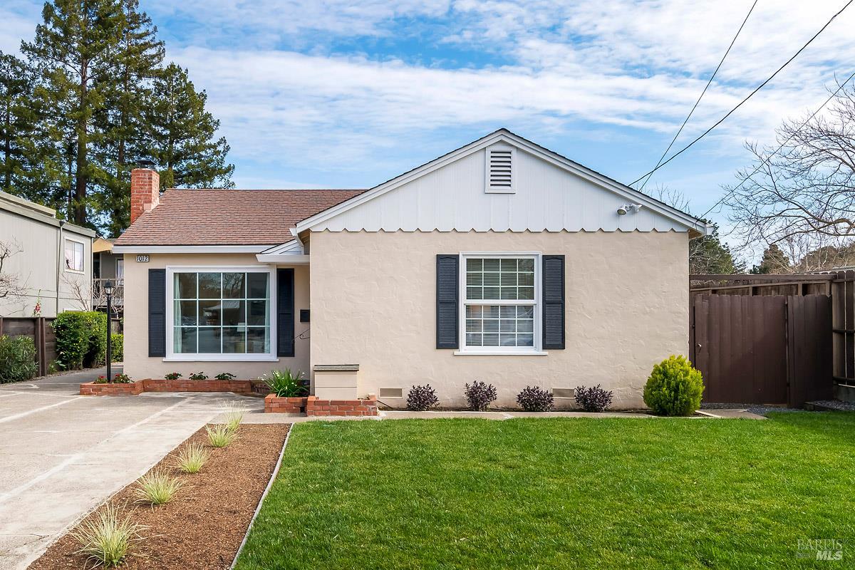 Detail Gallery Image 3 of 36 For 1012 2nd St, Novato,  CA 94945 - 3 Beds | 2/1 Baths