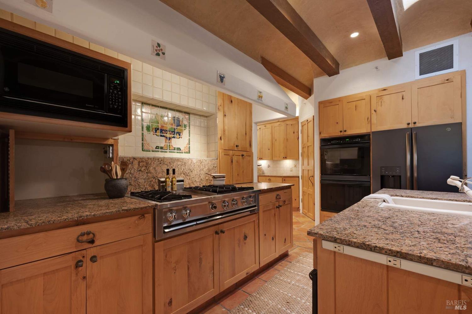 Detail Gallery Image 12 of 44 For 77 Oso Trl, Glen Ellen,  CA 95442 - 3 Beds | 3/1 Baths