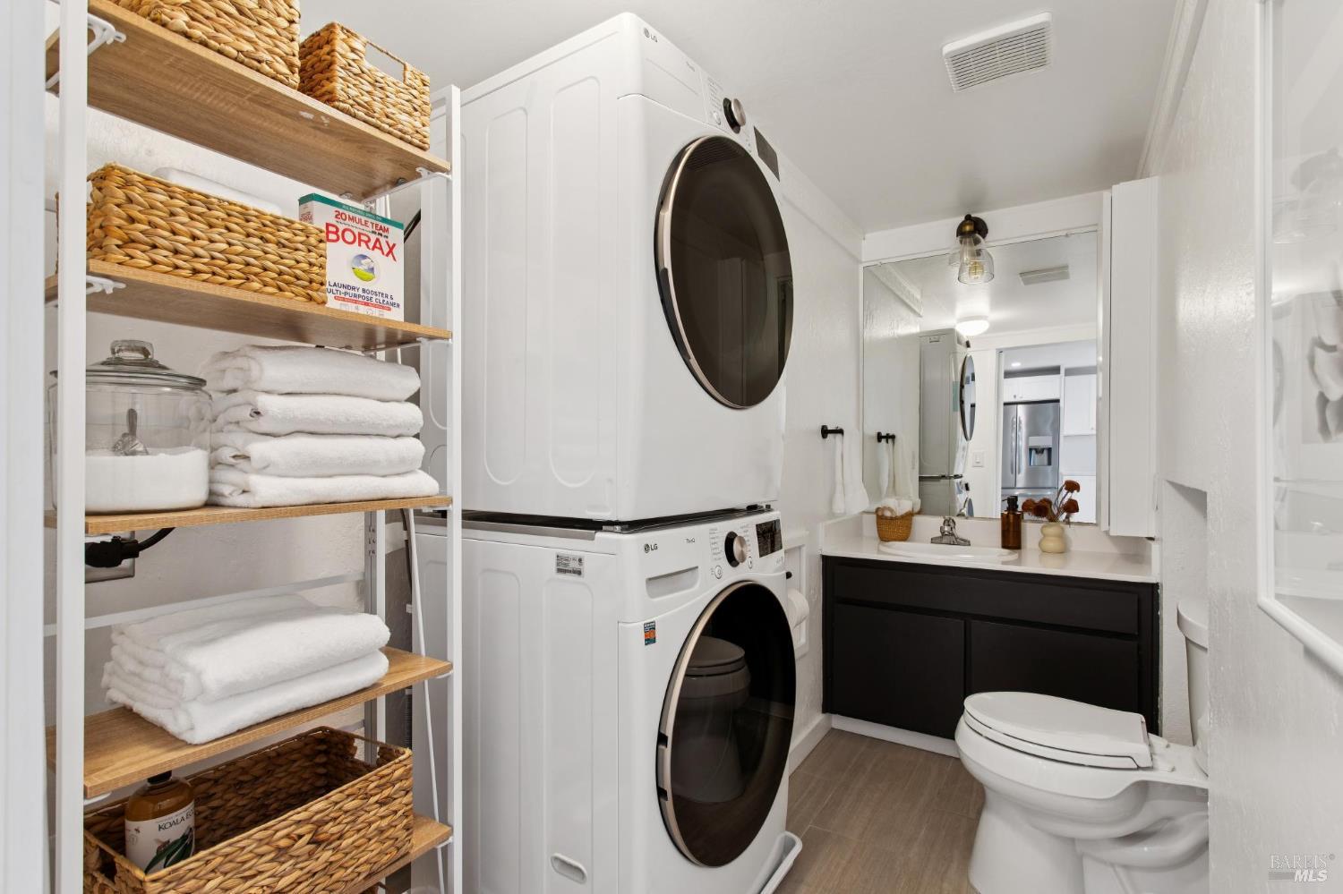 Detail Gallery Image 15 of 33 For 18 Dunlin Ct, San Rafael,  CA 94903 - 2 Beds | 1/1 Baths