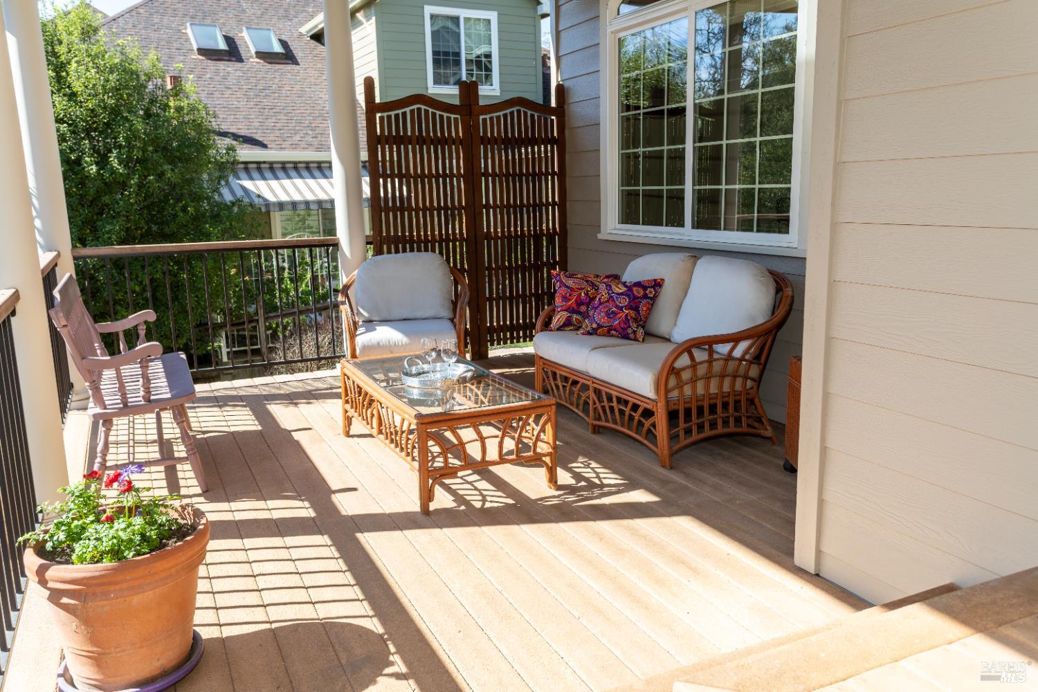 Detail Gallery Image 5 of 48 For 230 Clear Ridge Drive Dr, Healdsburg,  CA 95448 - 3 Beds | 2/1 Baths