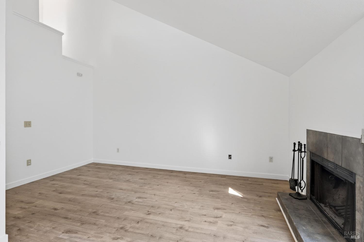 Detail Gallery Image 15 of 27 For 230 Courtyards E Unkn, Windsor,  CA 95492 - 2 Beds | 2 Baths