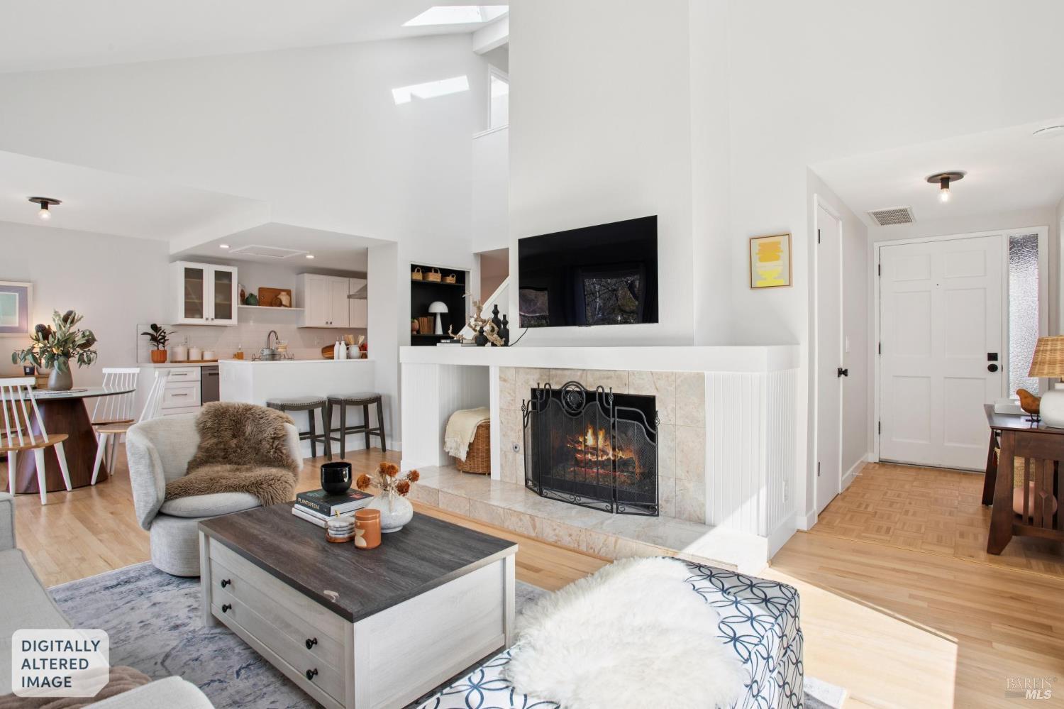 Detail Gallery Image 2 of 33 For 18 Dunlin Ct, San Rafael,  CA 94903 - 2 Beds | 1/1 Baths