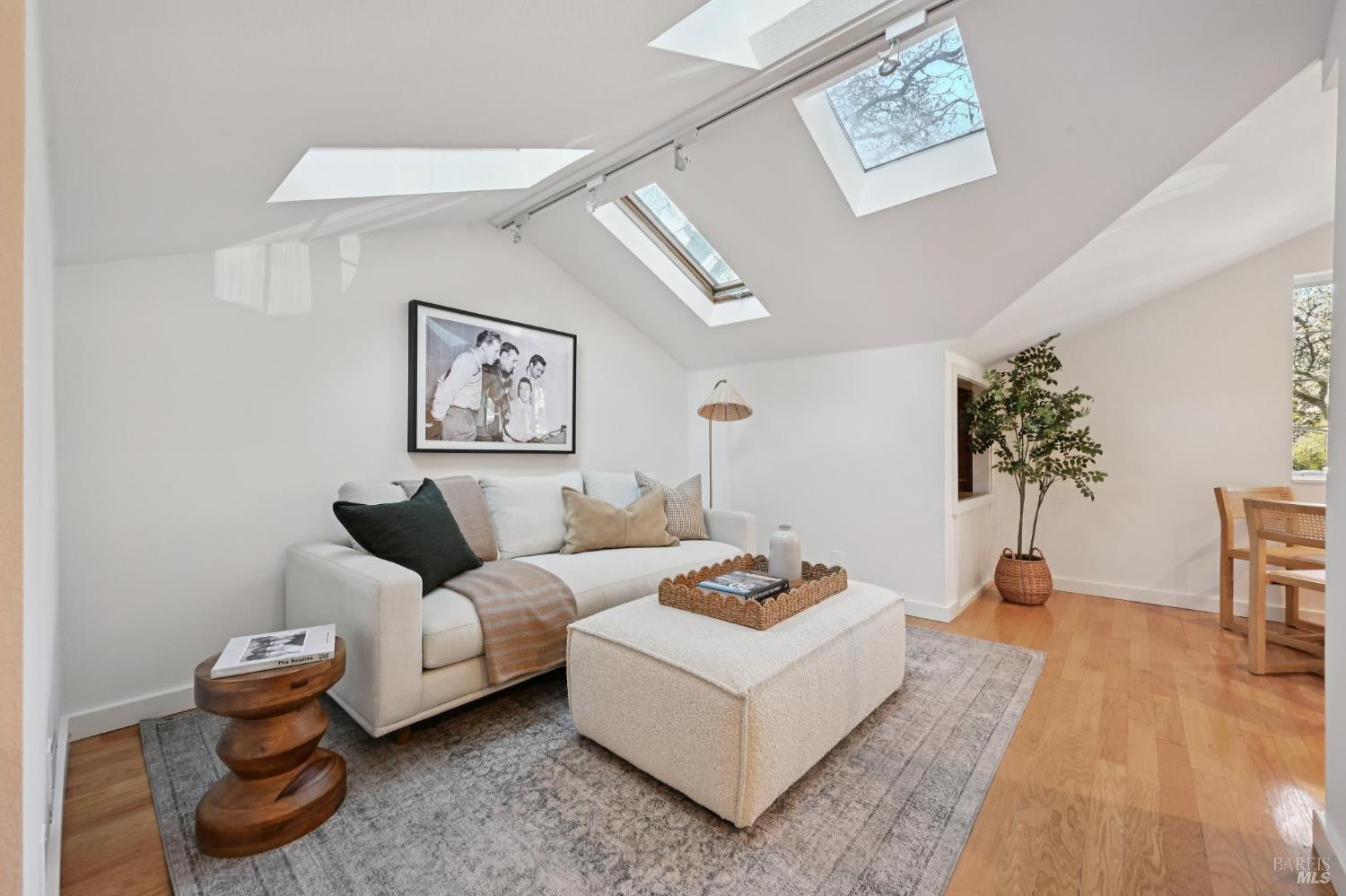 Detail Gallery Image 27 of 43 For 404 Spruce St, Mill Valley,  CA 94941 - 3 Beds | 2 Baths