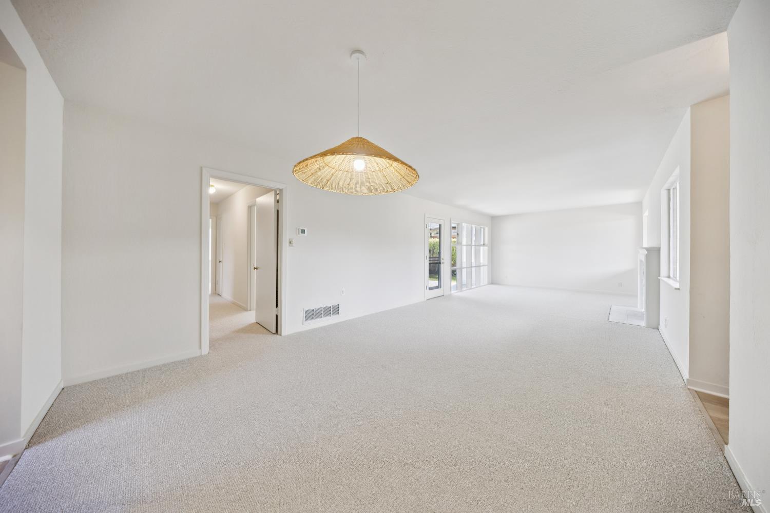 Detail Gallery Image 20 of 39 For 10 Somerset Ln, Mill Valley,  CA 94941 - 3 Beds | 2 Baths