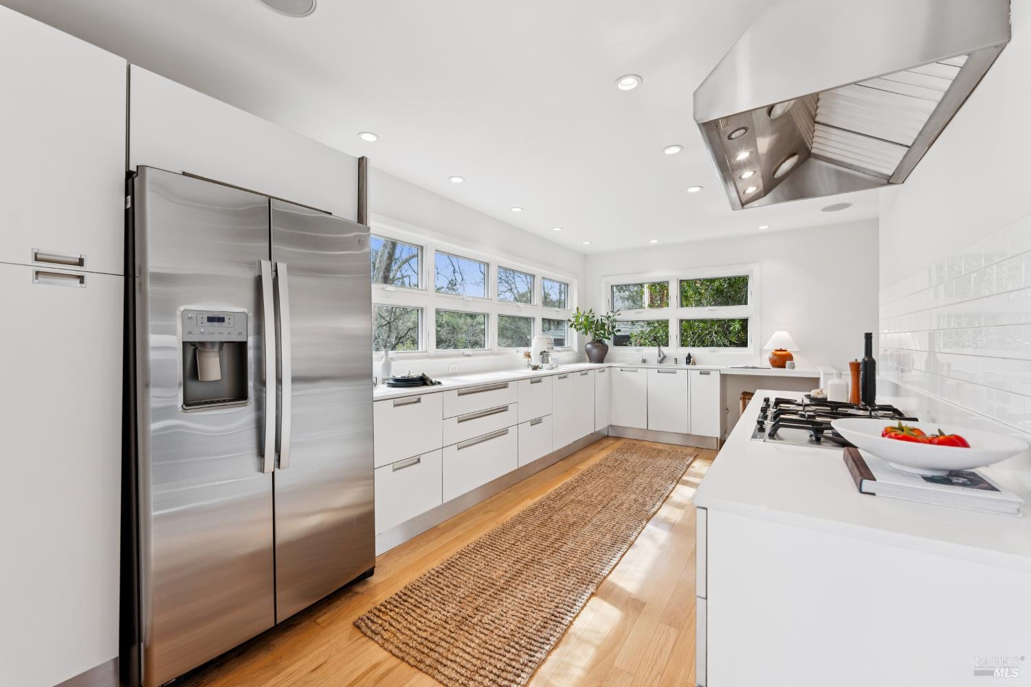 Detail Gallery Image 16 of 65 For 123 Almenar Dr, Greenbrae,  CA 94904 - 3 Beds | 3 Baths