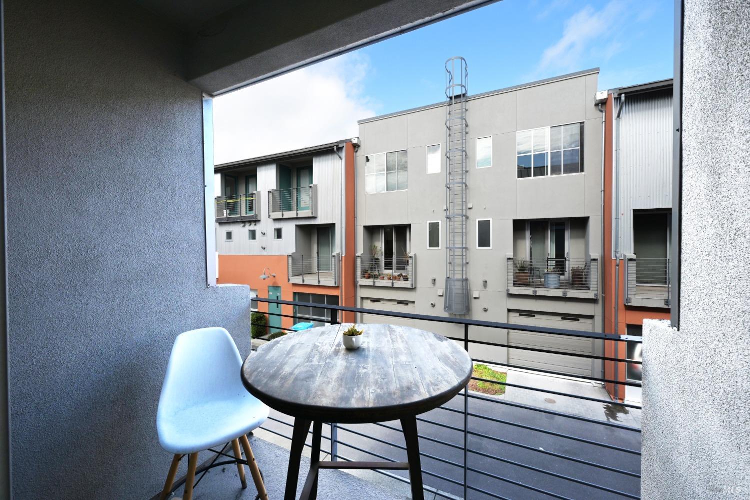 Detail Gallery Image 7 of 44 For 426 1st St, Petaluma,  CA 94952 - 3 Beds | 2/1 Baths