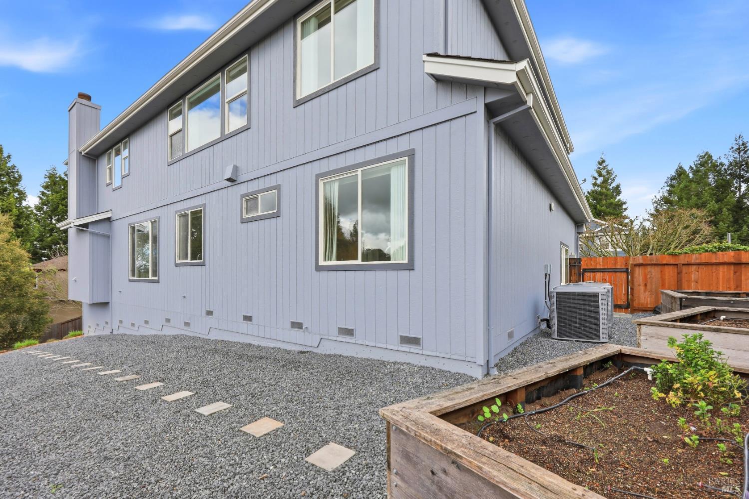 Detail Gallery Image 31 of 33 For 7576 Meadowlark Dr, Sebastopol,  CA 95472 - 5 Beds | 3/1 Baths