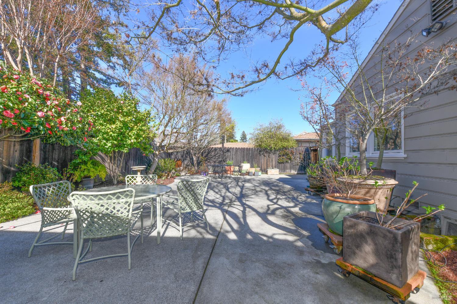 Detail Gallery Image 31 of 44 For 1142 Legion Ave, Napa,  CA 94559 - 2 Beds | 1 Baths