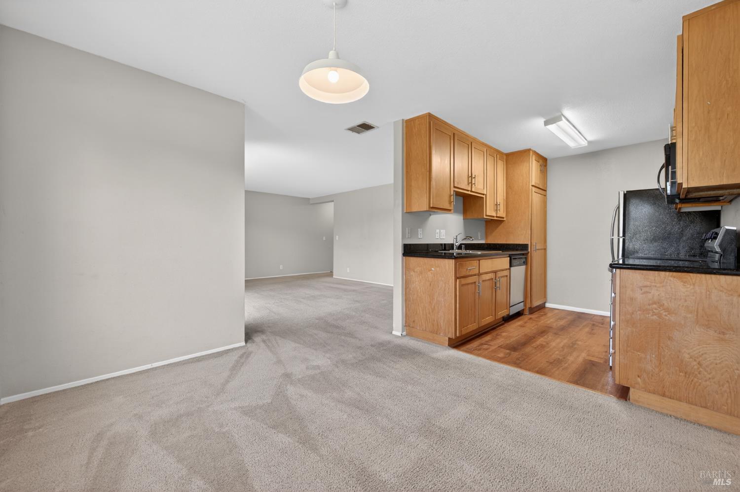 Detail Gallery Image 12 of 30 For 900 Cambridge Dr #95,  Benicia,  CA 94510 - 2 Beds | 1 Baths