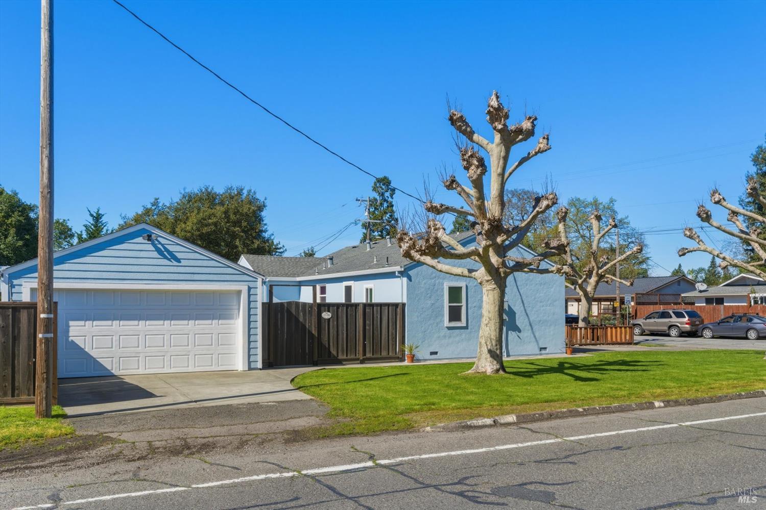 Detail Gallery Image 5 of 52 For 1136 Poppy Dr, Santa Rosa,  CA 95404 - 3 Beds | 2 Baths