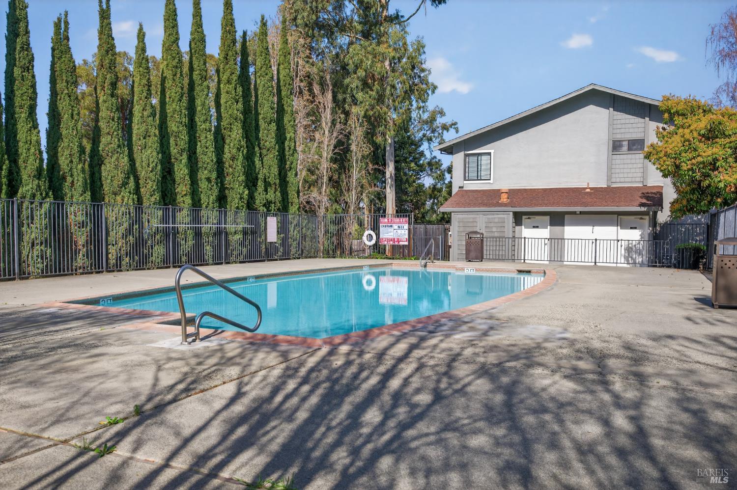 Detail Gallery Image 21 of 21 For 900 Cambridge Dr #3,  Benicia,  CA 94510 - 1 Beds | 1 Baths