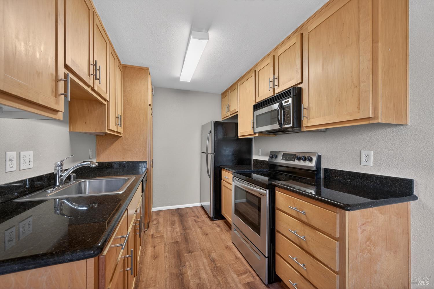 Detail Gallery Image 14 of 30 For 900 Cambridge Dr #95,  Benicia,  CA 94510 - 2 Beds | 1 Baths