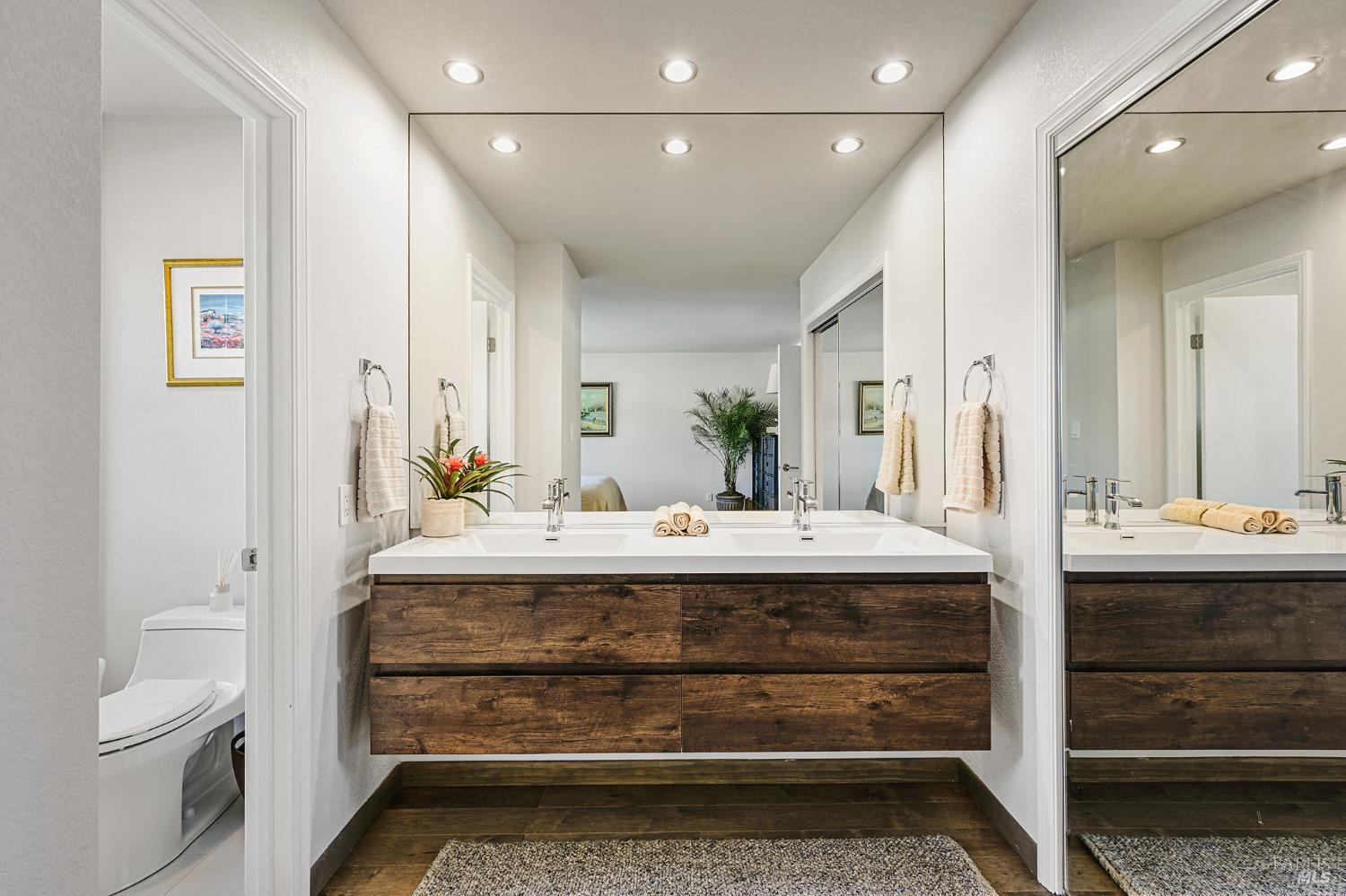 Detail Gallery Image 32 of 57 For 2866 Dusty Stone Ct, Santa Rosa,  CA 95405 - 3 Beds | 2/1 Baths