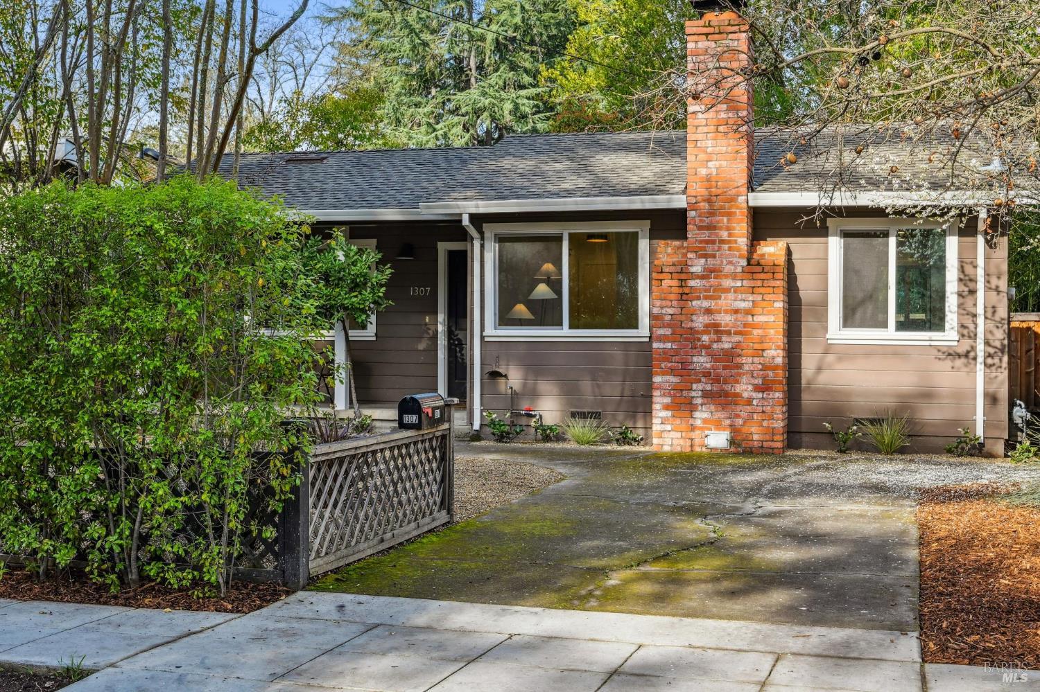 Detail Gallery Image 3 of 22 For 1307 Spring St, Calistoga,  CA 94515 - 1 Beds | 1 Baths