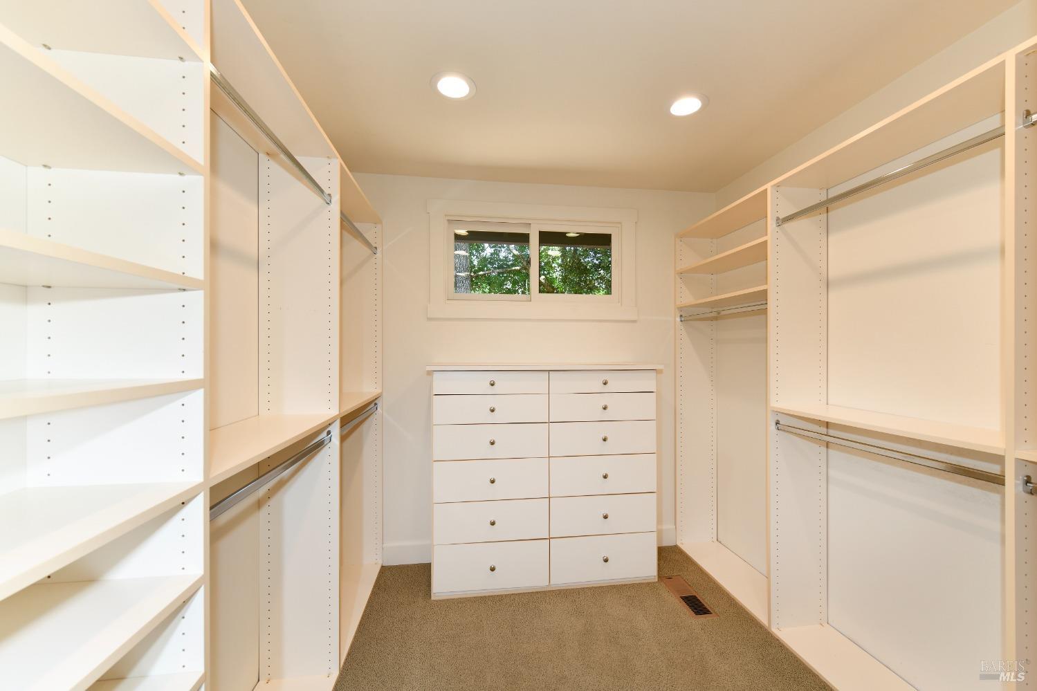 Detail Gallery Image 24 of 58 For 2120 Grove St, Sonoma,  CA 95476 - 3 Beds | 2/1 Baths