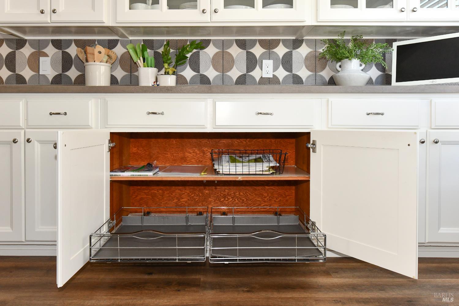 Detail Gallery Image 15 of 44 For 1142 Legion Ave, Napa,  CA 94559 - 2 Beds | 1 Baths