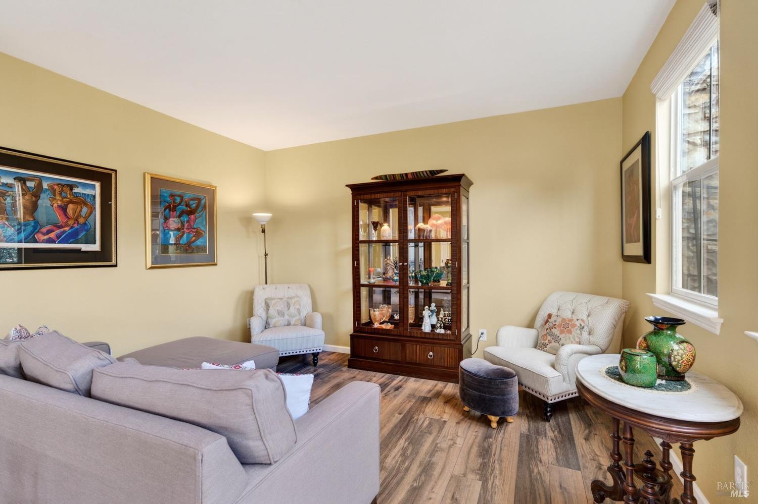 Detail Gallery Image 10 of 48 For 180 Healdsburg Ave a,  Cloverdale,  CA 95425 - 3 Beds | 2/1 Baths