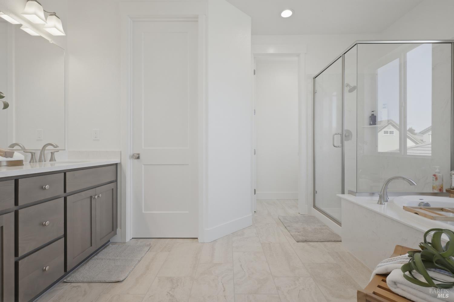 Detail Gallery Image 16 of 29 For 1588 Nightfall Ln, Fairfield,  CA 94533 - 4 Beds | 3 Baths